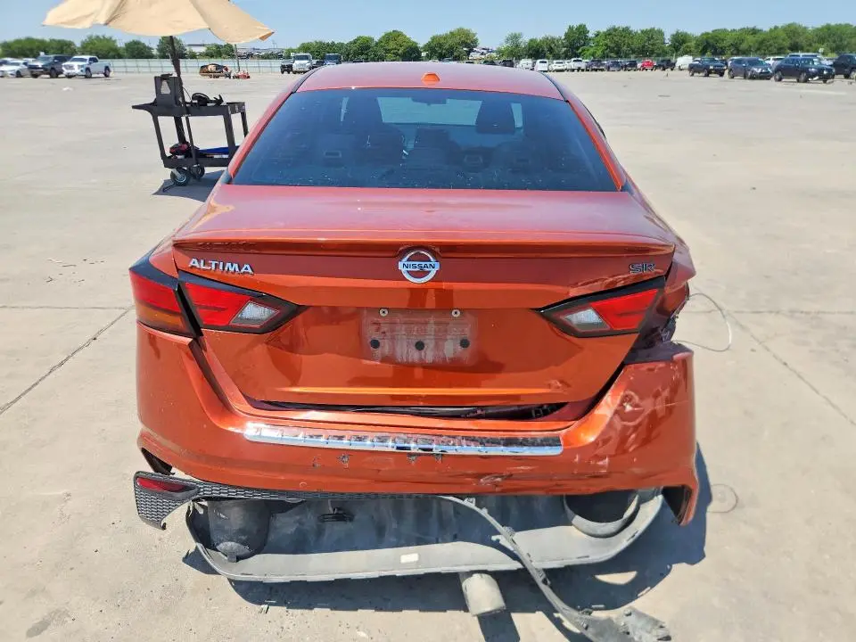 2021 NISSAN ALTIMA SR  