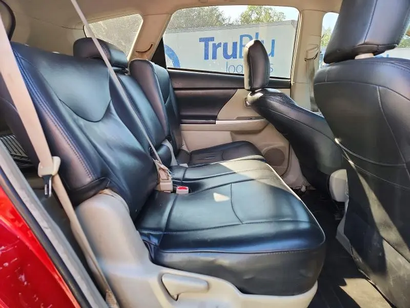 2014 TOYOTA PRIUS V TWO  