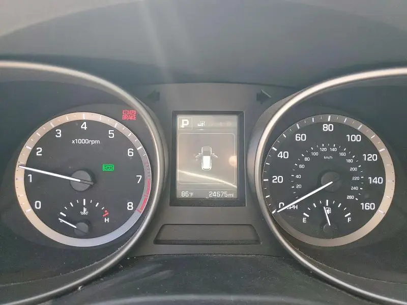 2017 HYUNDAI SANTA FE SE  