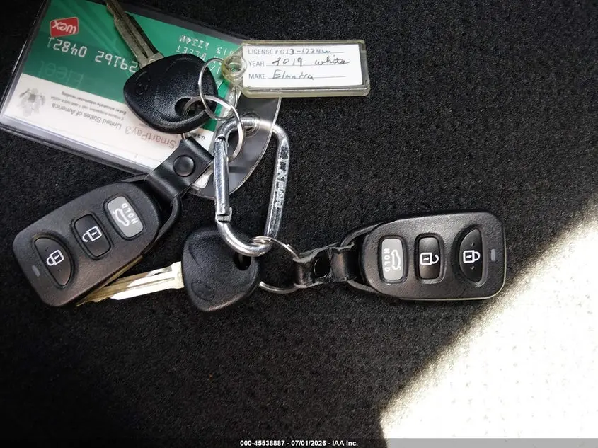 2019 HYUNDAI ELANTRA SE