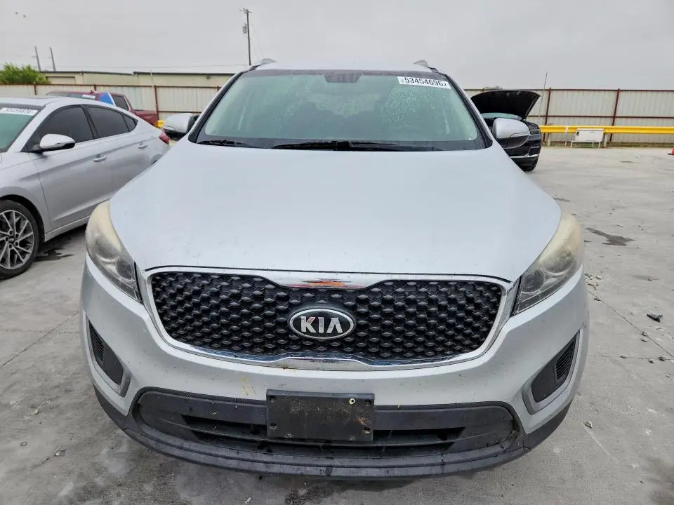 2017 KIA SORENTO LX  