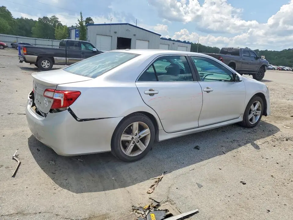 2014 TOYOTA CAMRY SE  