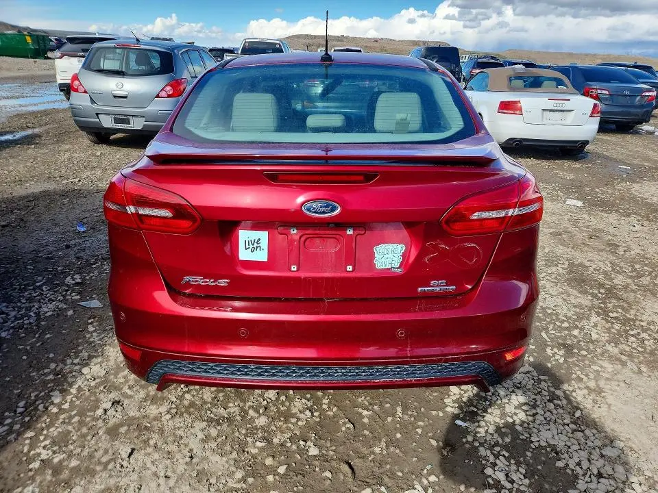 2015 FORD FOCUS SE  