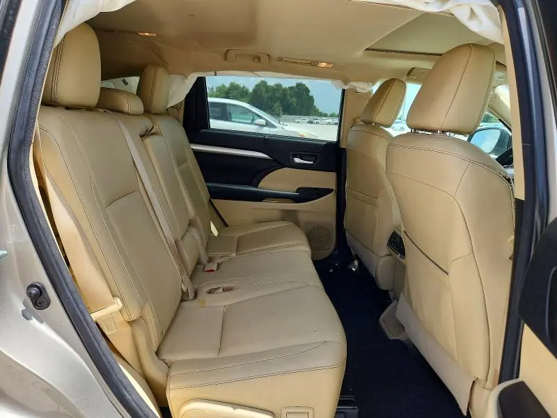 2016 TOYOTA HIGHLANDER XLE  