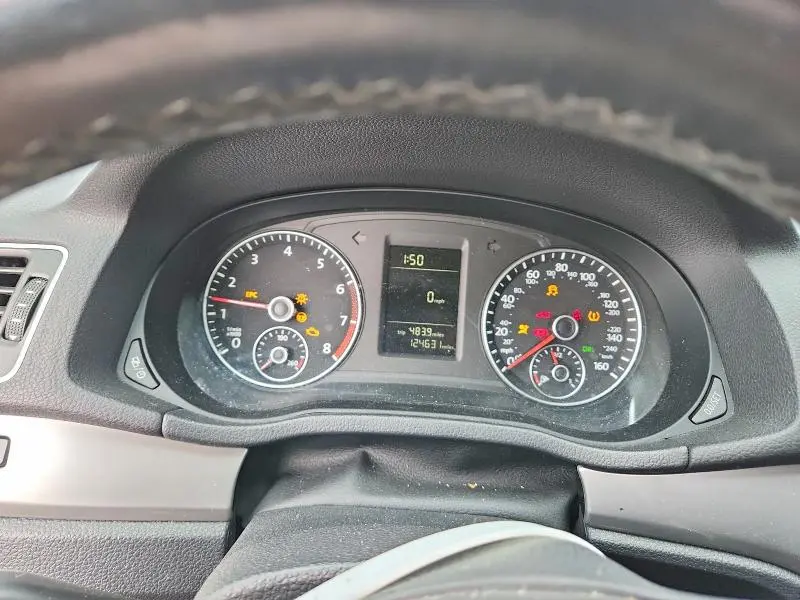 2015 VOLKSWAGEN PASSAT S  