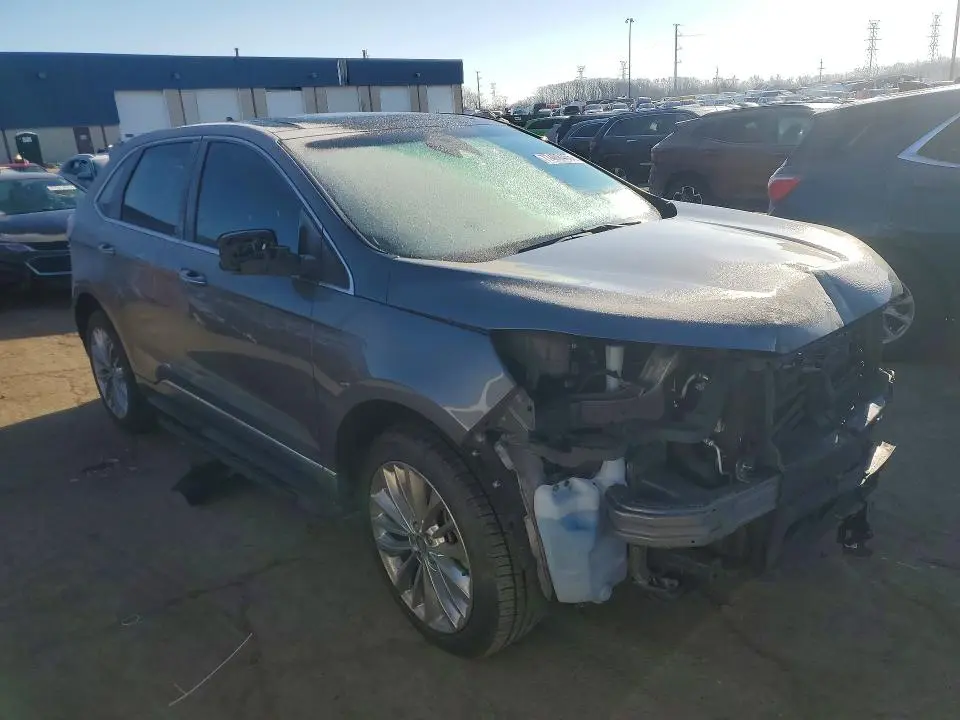 2022 FORD EDGE TITANIUM  