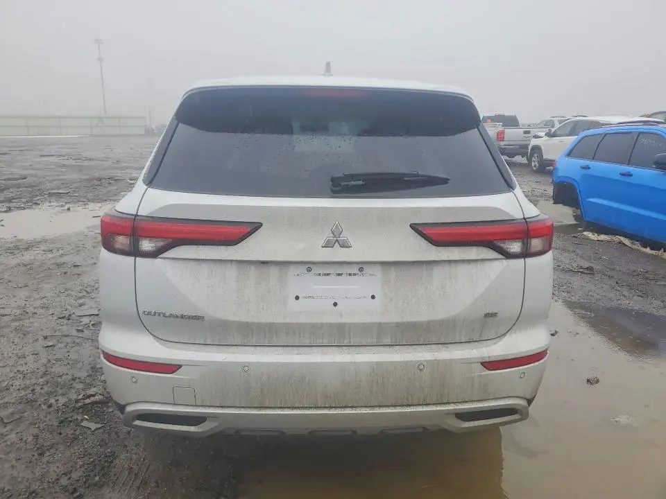 2024 MITSUBISHI OUTLANDER SE  