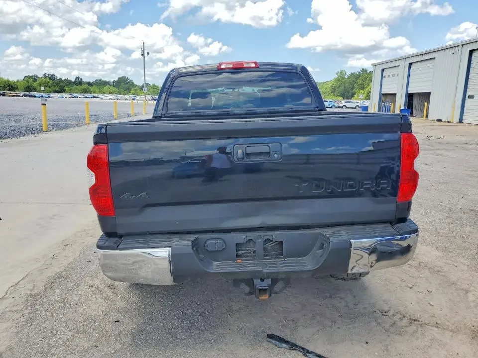 2017 TOYOTA TUNDRA SR5  