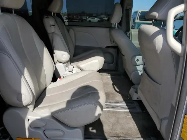 2012 TOYOTA SIENNA XLE  