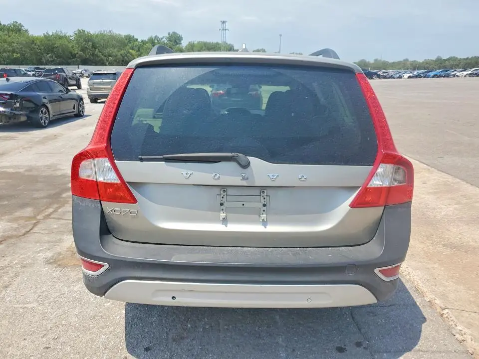 2013 VOLVO XC70 3.2  
