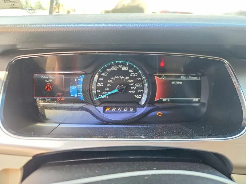 2015 FORD TAURUS SEL  