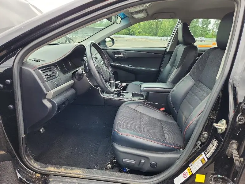 2017 TOYOTA CAMRY SE  