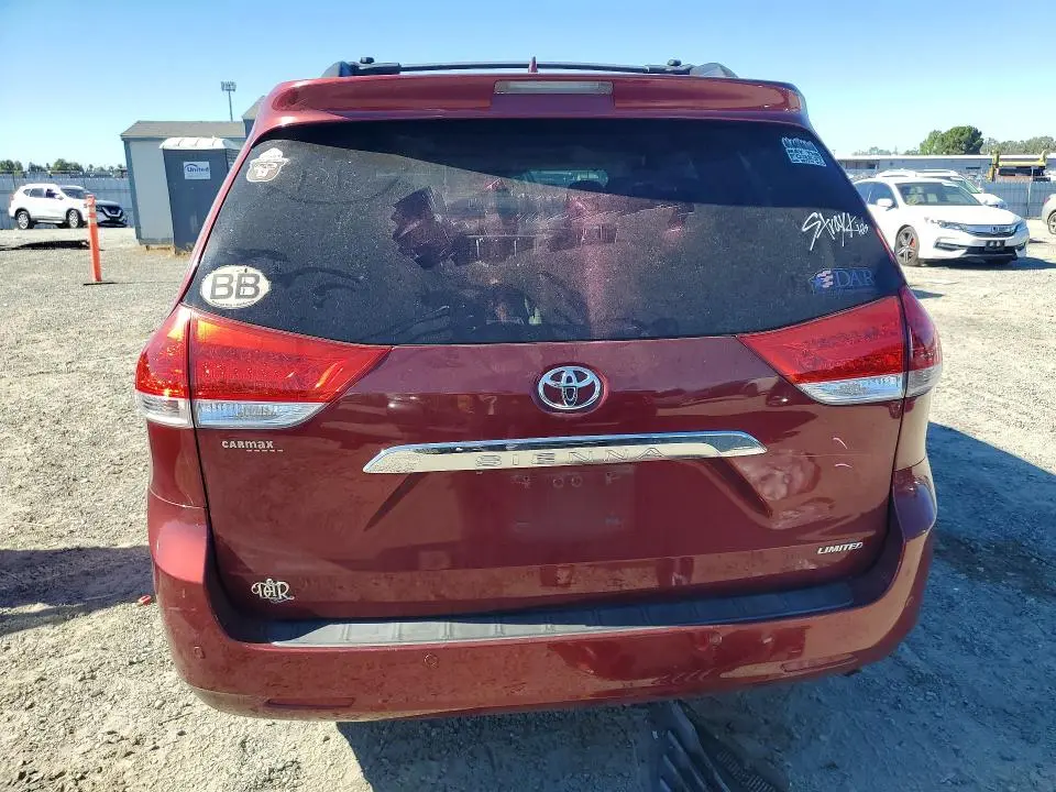 2011 TOYOTA SIENNA LIMITED 7-PASSENGER  