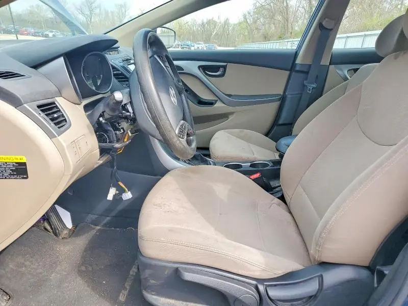 2014 HYUNDAI ELANTRA SE  