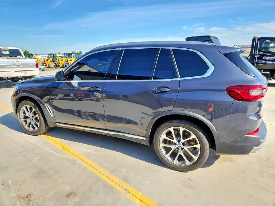2020 BMW X5   
