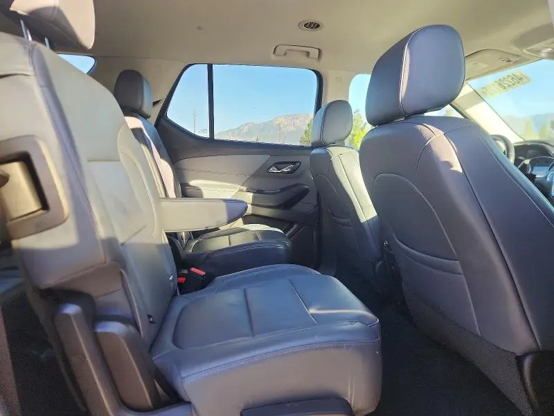 2021 CHEVROLET TRAVERSE LT  