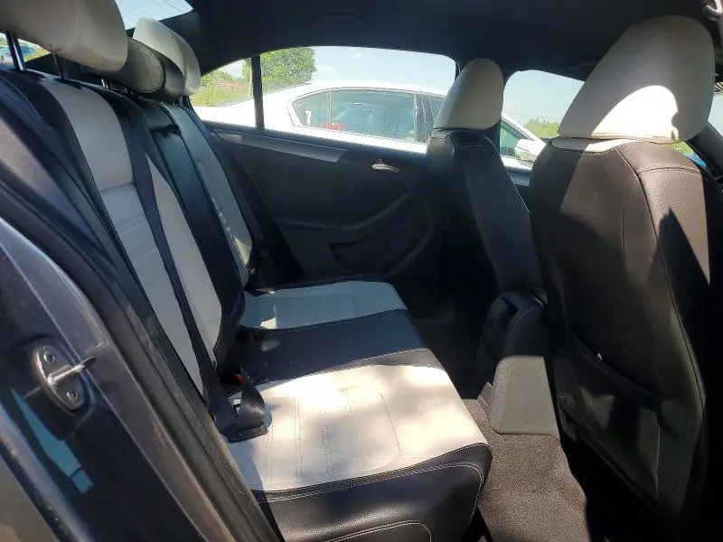 2016 VOLKSWAGEN JETTA SPORT  