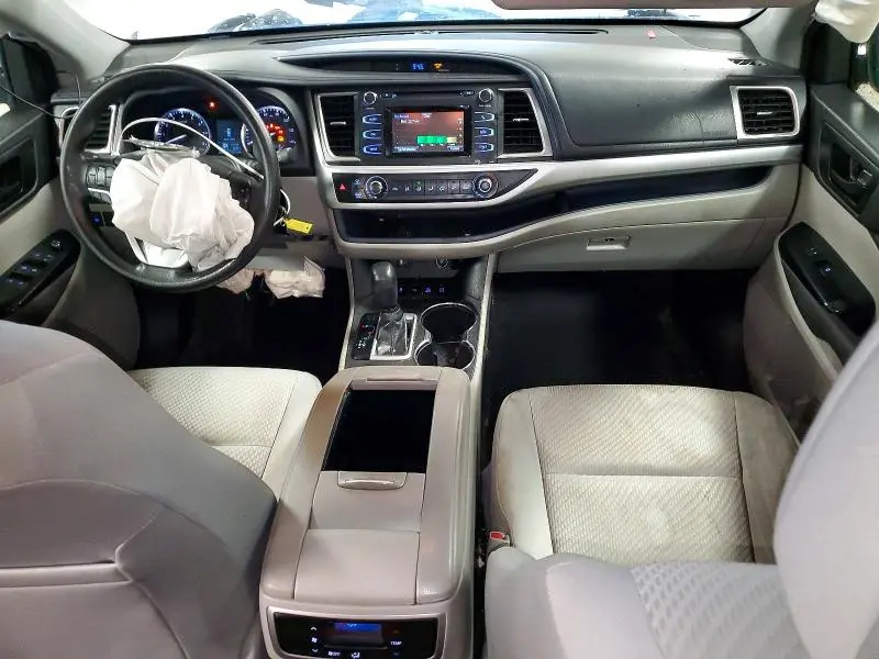 2016 TOYOTA HIGHLANDER LE  