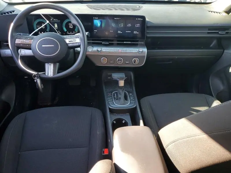 2025 HYUNDAI KONA SE  