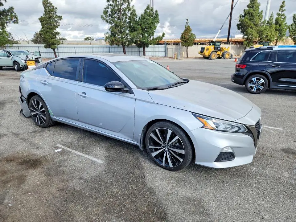 2021 NISSAN ALTIMA SR  
