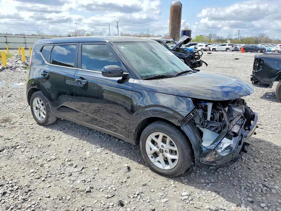 2023 KIA SOUL LX  