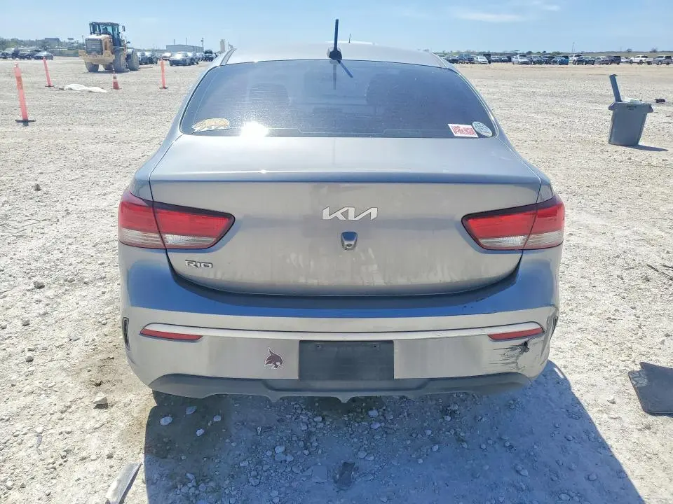 2022 KIA RIO S  
