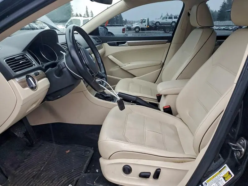 2017 VOLKSWAGEN PASSAT SE  