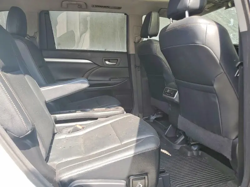2017 TOYOTA HIGHLANDER XLE  