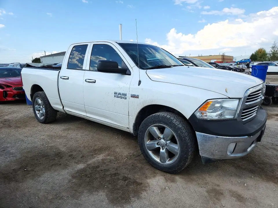 2016 RAM 1500 SLT  