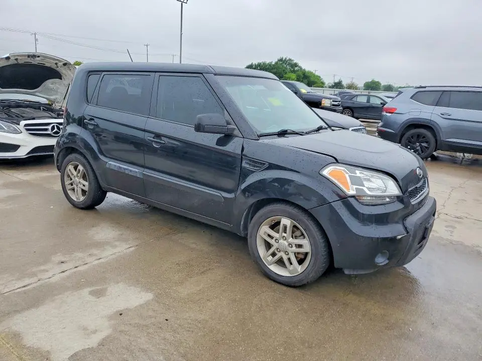 2011 KIA SOUL +  