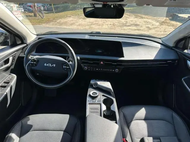 2023 KIA EV6 LIGHT  