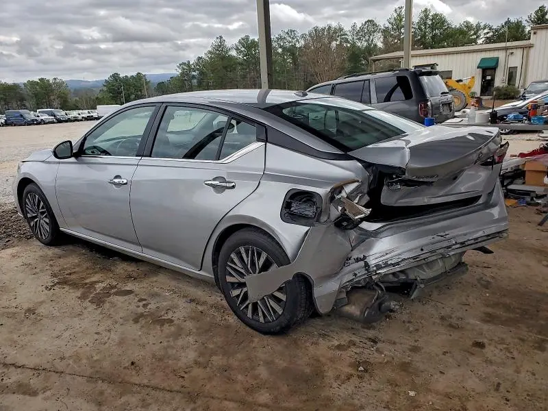 2023 NISSAN ALTIMA SV  