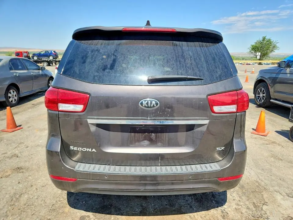 2016 KIA SEDONA SX  