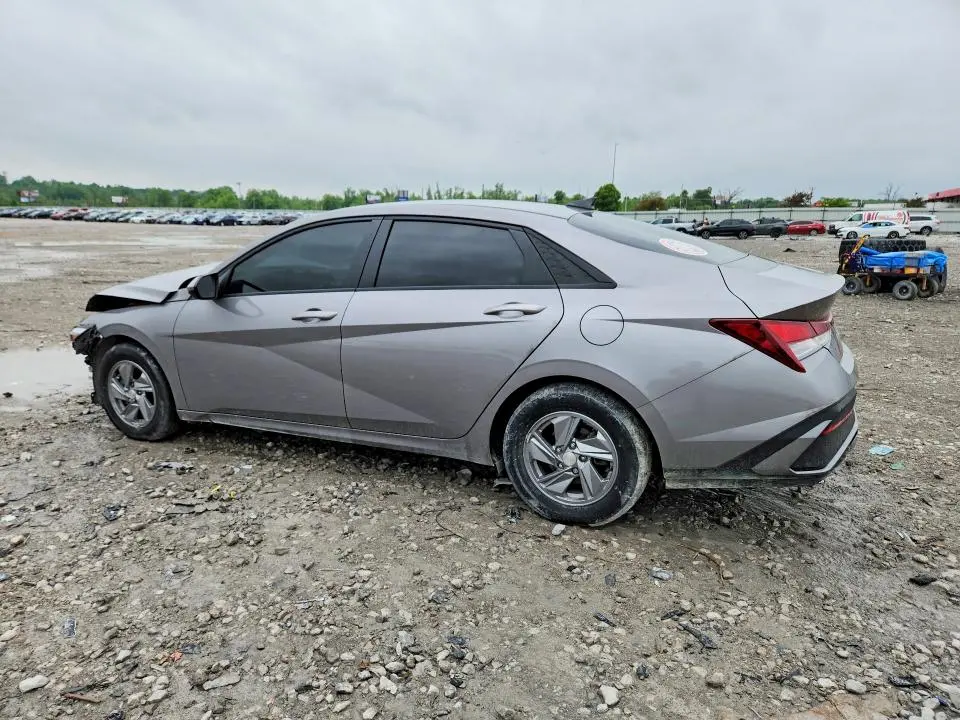 2024 HYUNDAI ELANTRA SE  