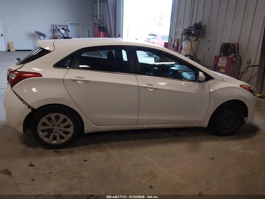 2017 HYUNDAI ELANTRA GT  