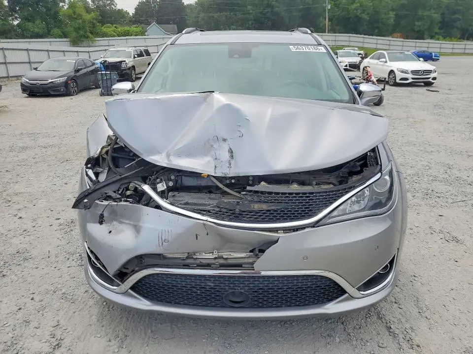2017 CHRYSLER PACIFICA LIMITED  