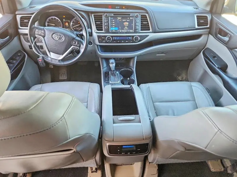 2017 TOYOTA HIGHLANDER XLE  