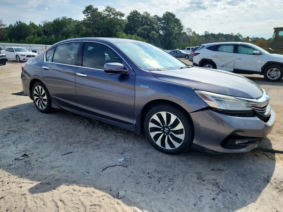 2017 HONDA ACCORD TOURING HYBRID  