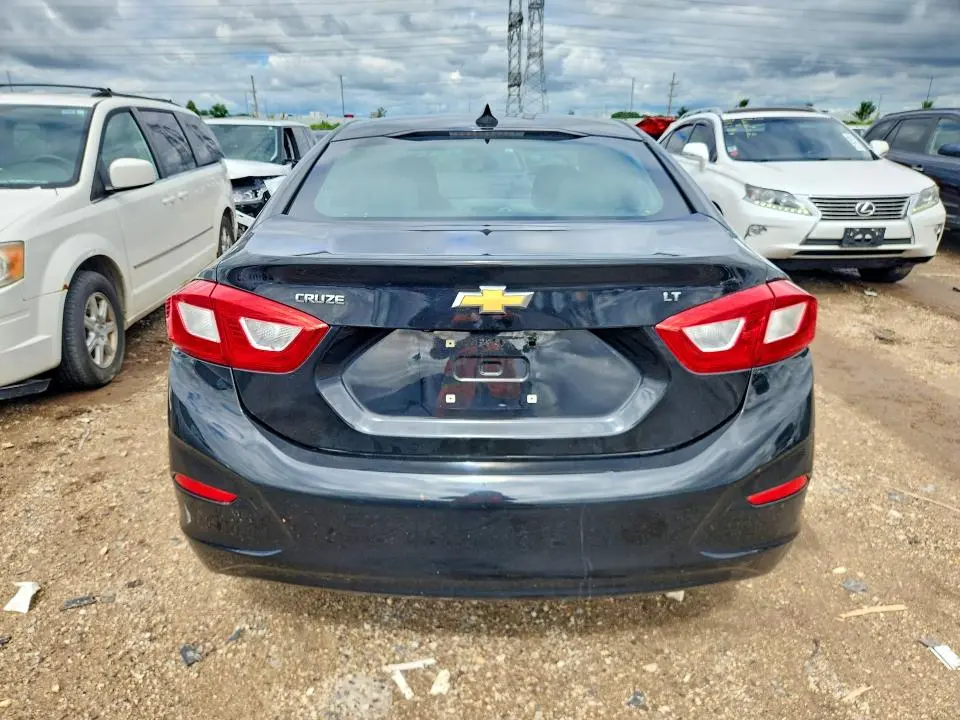 2017 CHEVROLET CRUZE LT  