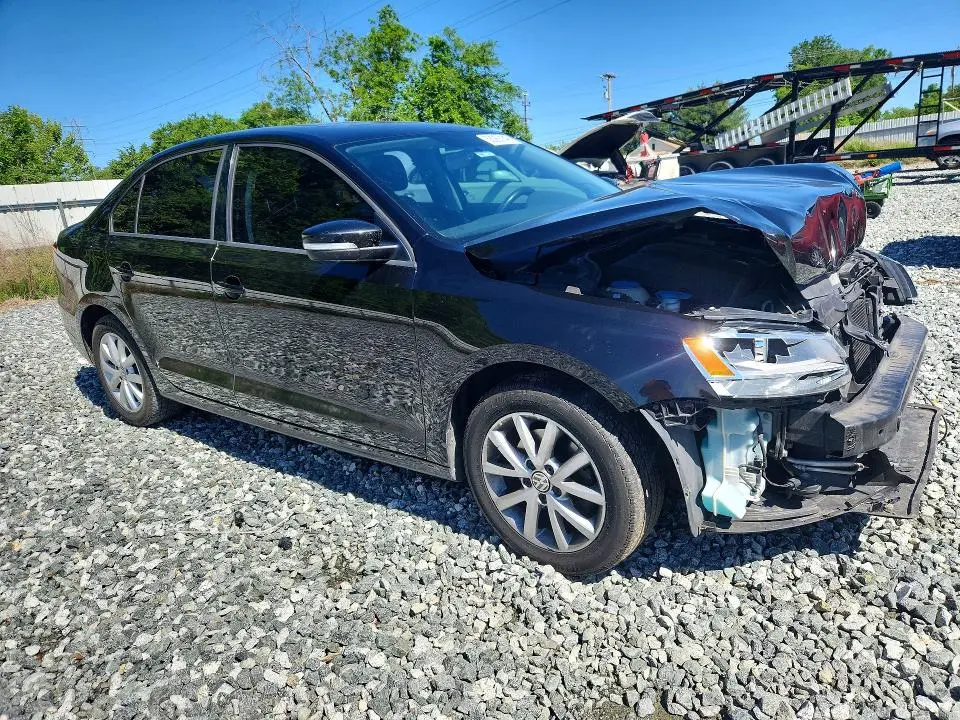 2012 VOLKSWAGEN JETTA SE  