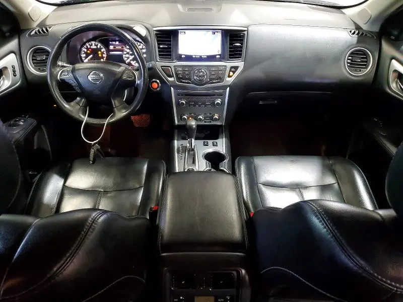 2017 NISSAN PATHFINDER SL  