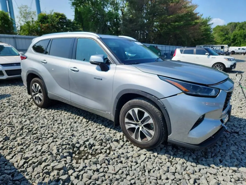 2021 TOYOTA HIGHLANDER HYBRID XLE  
