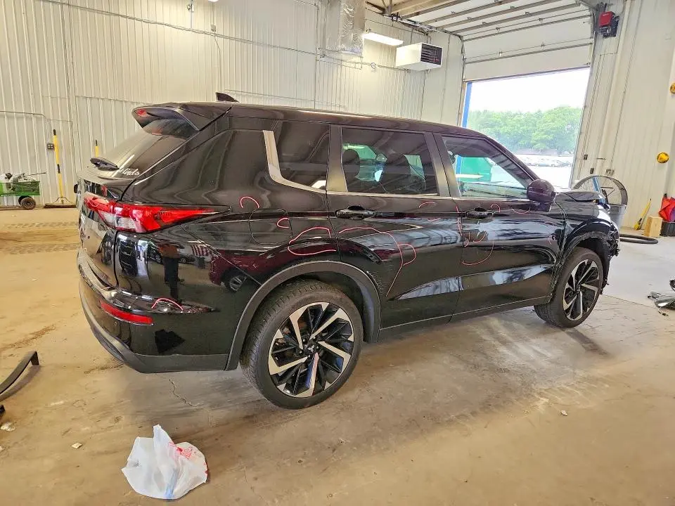 2022 MITSUBISHI OUTLANDER ES  