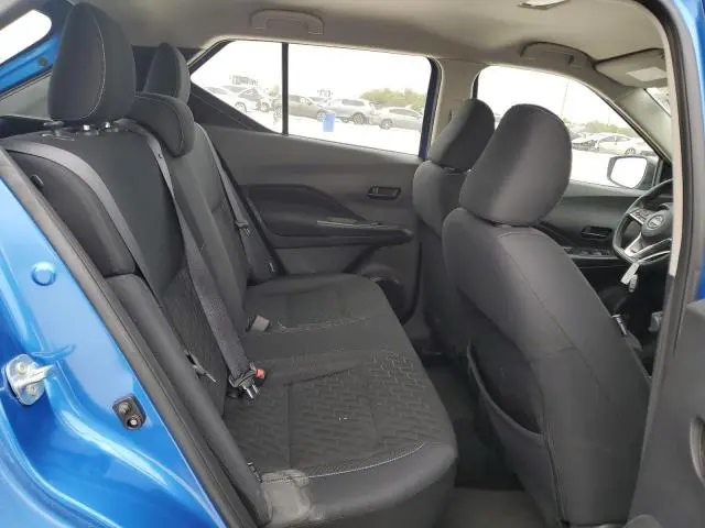 2022 NISSAN KICKS S  
