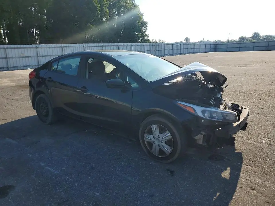 2017 KIA FORTE LX  