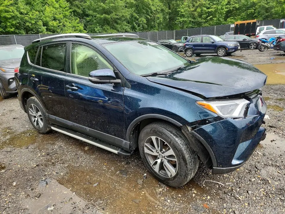 2018 TOYOTA RAV4 XLE  