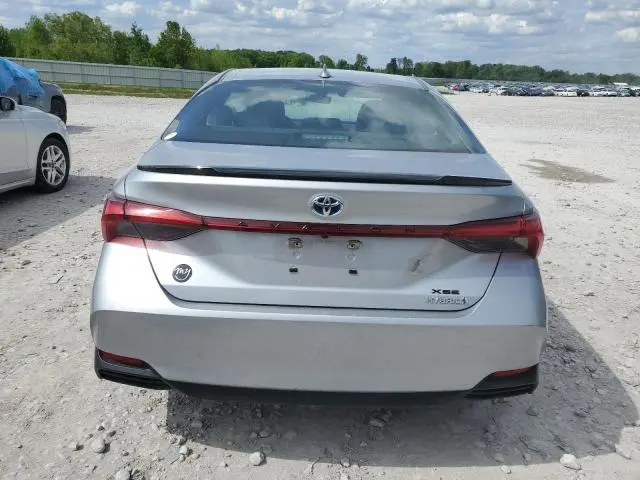 2021 TOYOTA AVALON XSE  