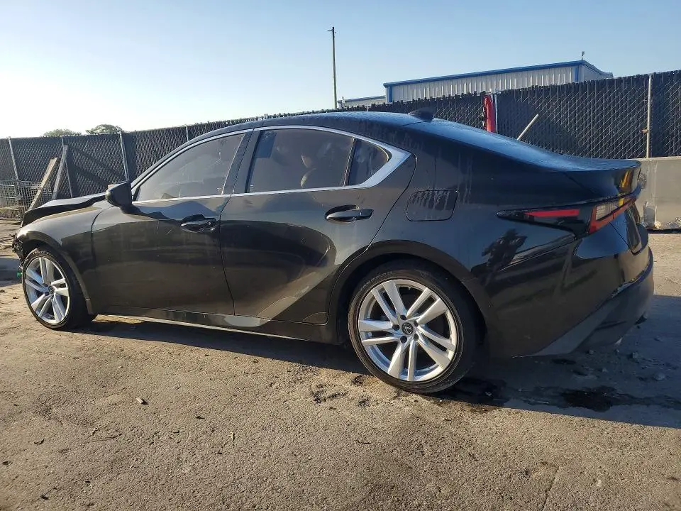 2021 LEXUS IS 300  