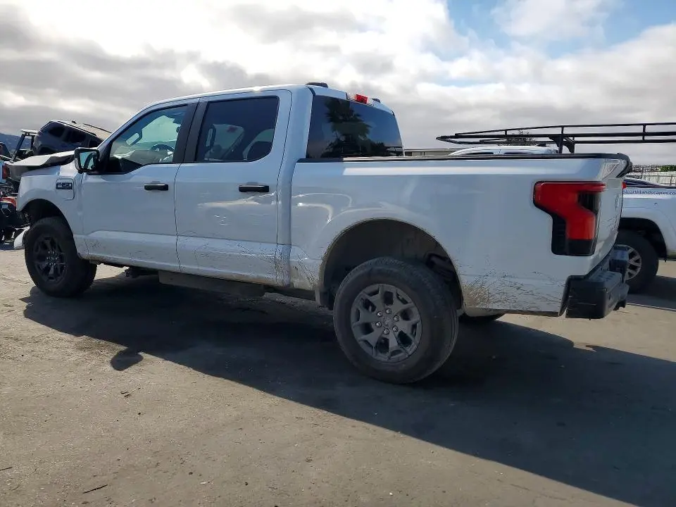 2025 FORD F150 LIGHTNING PRO  
