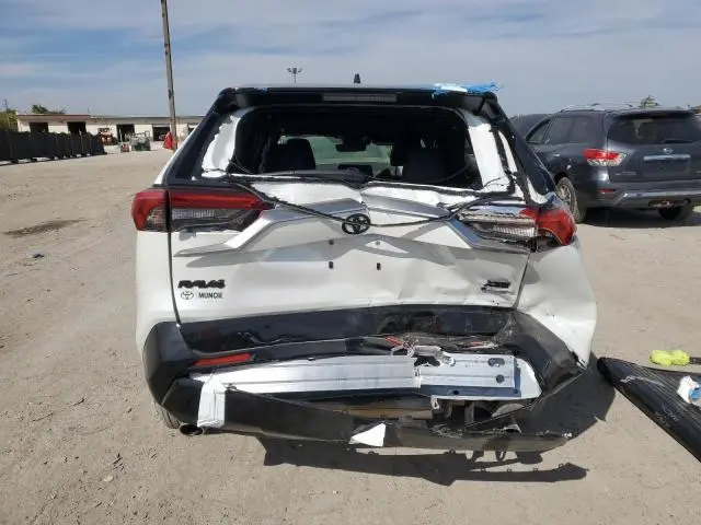 2025 TOYOTA RAV4 XSE  